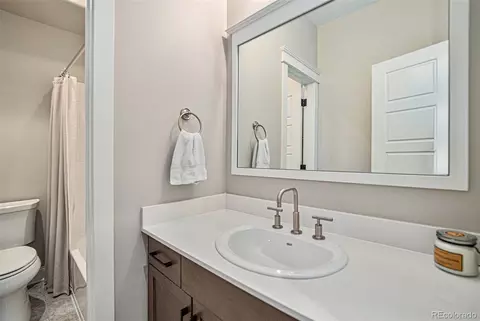 Bath - 10232 E 58th Ave, Denver, CO 80238 photo 2 of 3