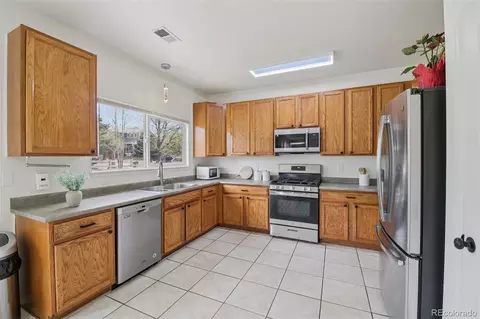 Kitchen - 14883 E Maple Pl, Aurora, CO 80012 photo 1 of 2
