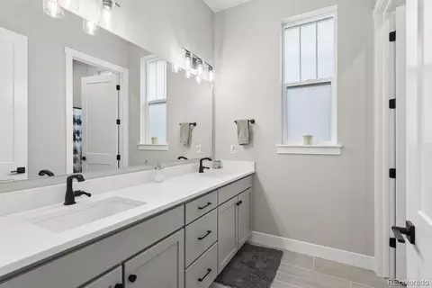 Bath - 154 E Lost Pines Dr, Monument, CO 80132 photo 3 of 5