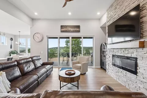 Living - 154 E Lost Pines Dr, Monument, CO 80132 photo 4 of 6