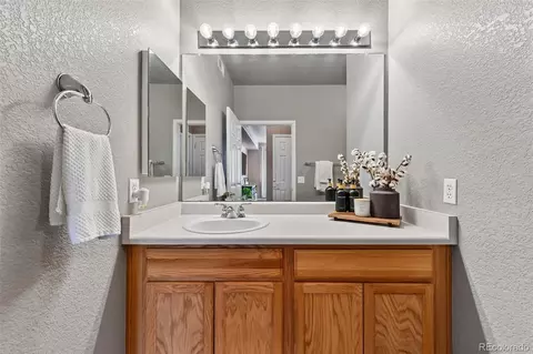 Bath - 22920 E Roxbury Dr #E, Aurora, CO 80016 photo 3 of 4