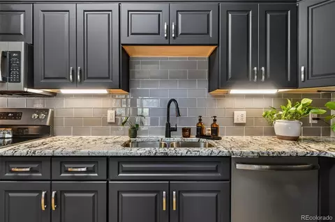 Kitchen - 22920 E Roxbury Dr #E, Aurora, CO 80016 photo 4 of 6