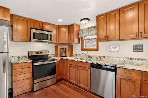Kitchen - 626 Aspen Ln, Bailey, CO 80421 photo 3 of 3