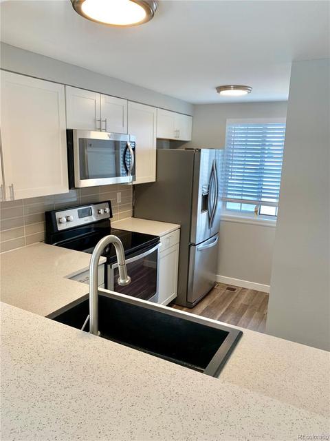 4239 S Mobile Cir #E, Aurora, CO 80013 photo 2