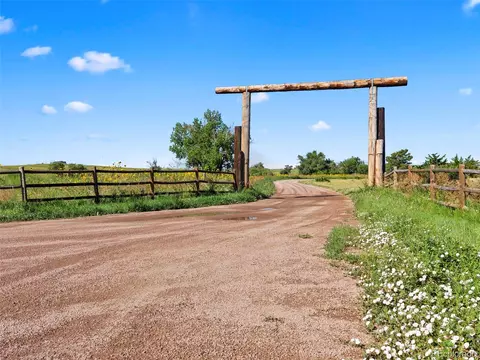 45557 E Jamison Pl, Bennett, CO 80102 photo 1