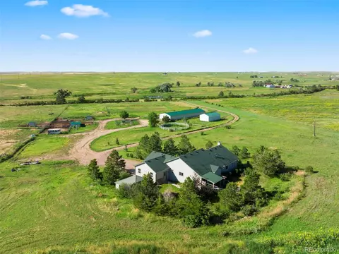 45557 E Jamison Pl, Bennett, CO 80102 photo 4