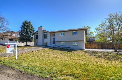 8246 S Dover St, Littleton, CO 80128