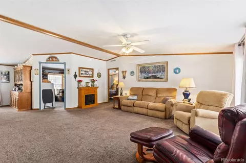 10529 Bald Eagle Cir, Longmont, CO 80504 photo 3
