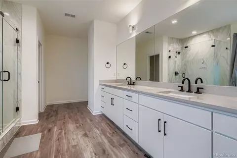 Bath - 6341 E 142nd Way, Thornton, CO 80602 photo 3 of 3