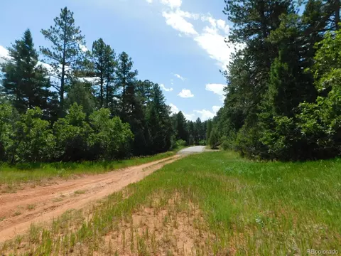 8235 Acoma Dr, Larkspur, CO 80118