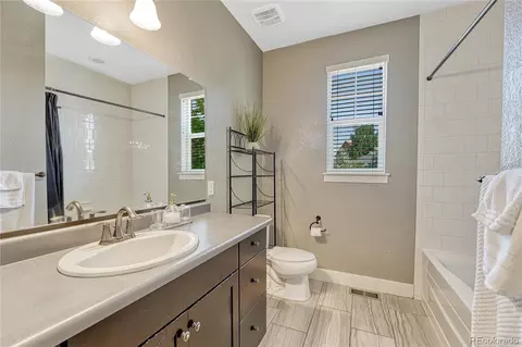 Bath - 1955 S Danube Way, Aurora, CO 80013 photo 3 of 4