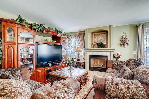 4527 Cornish Way, Denver, CO 80239 photo 9