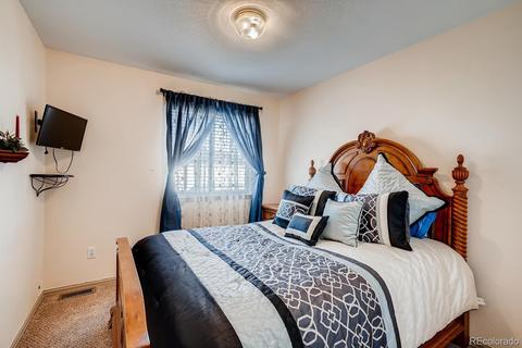 4527 Cornish Way, Denver, CO 80239 photo 12
