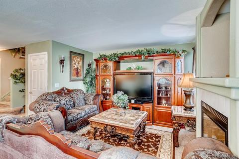 4527 Cornish Way, Denver, CO 80239 photo 10