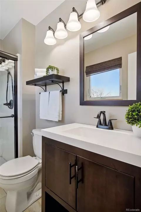 Bath - 5849 S Perth Pl, Centennial, CO 80015 photo 3 of 5