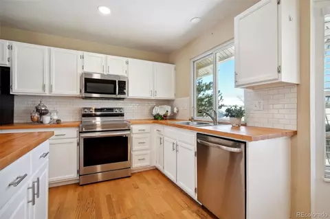 Kitchen - 5849 S Perth Pl, Centennial, CO 80015 photo 6 of 9