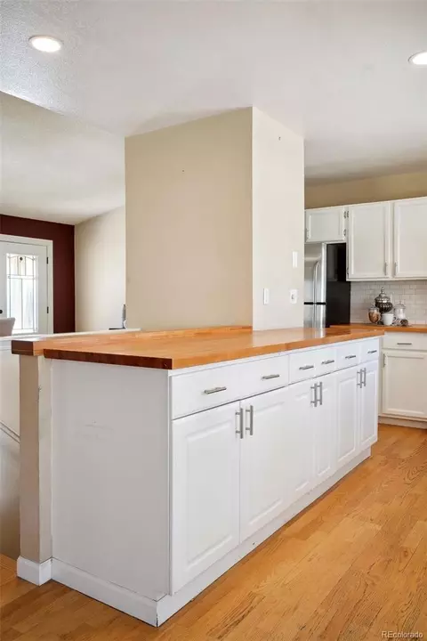 Kitchen - 5849 S Perth Pl, Centennial, CO 80015 photo 5 of 9