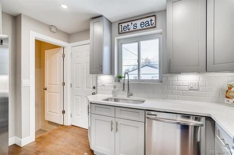 3261 Oneida St, Denver, CO 80207 photo 11