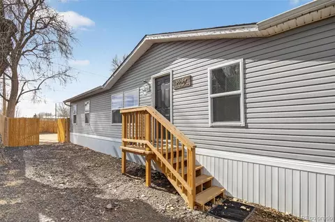 811 Plum Ave, Lochbuie, CO 80603