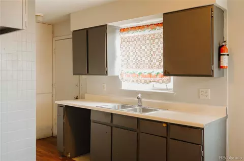 5 Stuart St, Denver, CO 80219 photo 5