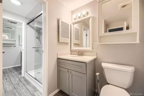 Bath - 7355 E Quincy Ave #101, Denver, CO 80237 photo 1 of 3