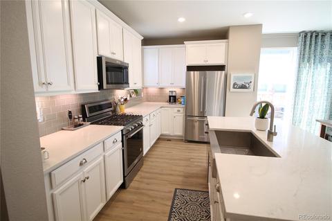 11380 E 26th Ave, Aurora, CO 80010 photo 2