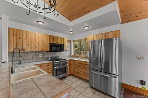 Kitchen - 101 Heather Cir, Divide, CO 80814 photo 2 of 2