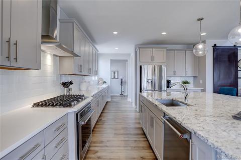 8127 S Kellerman Cir, Aurora, CO 80016 photo 2