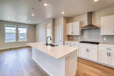 23902 E 40th Ave, Aurora, CO 80019 photo 2