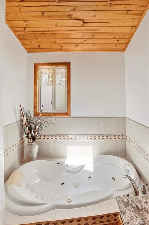 Bath - 2772 Riverside Dr, Lyons, CO 80540 photo 3 of 3