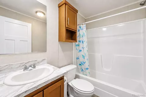 215 Palmer Ave, Bennett, CO 80102 photo 5