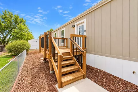 215 Palmer Ave, Bennett, CO 80102 photo 17
