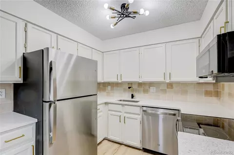 11975 E Harvard Ave #205, Aurora, CO 80014