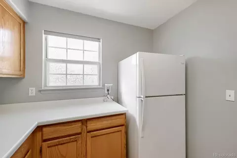 Kitchen - 12008 E Hoye Dr, Aurora, CO 80012 photo 4 of 5