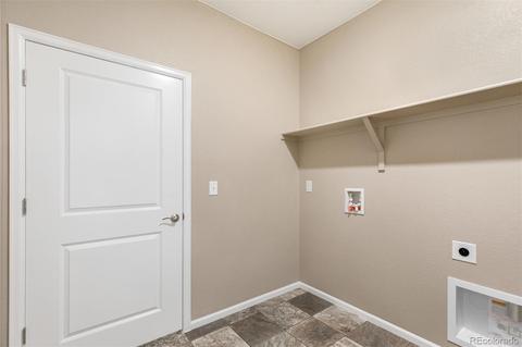 141 S Quantock St, Aurora, CO 80018 photo 3
