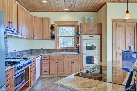 Kitchen - 5675 Ranch Rd, Hartsel, CO 80449 photo 3 of 4
