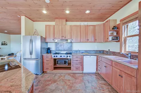 Kitchen - 5675 Ranch Rd, Hartsel, CO 80449 photo 2 of 4