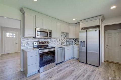 5376 Eagle St, Denver, CO 80239 photo 5