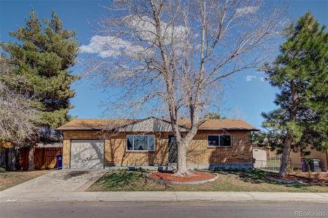 5376 Eagle St, Denver, CO 80239 photo 1