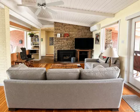 Living - 1333 Mariposa Ave, Boulder, CO 80302 photo 2 of 3