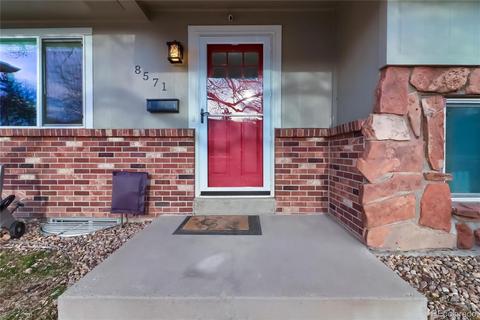 8571 E Cornell Dr, Denver, CO 80231 photo 3