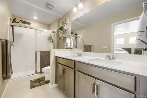 Bath - 21843 E 8th Ave, Aurora, CO 80018 photo 2 of 4