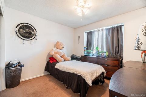 4926 Eugene Ct, Denver, CO 80239 photo 9