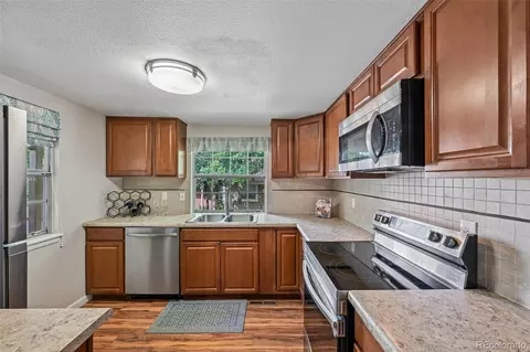 Kitchen - 14095 E Radcliff Cir, Aurora, CO 80015 photo 1 of 2
