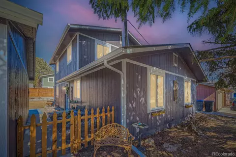 1055 Ponderosa Cir, Longmont, CO 80504