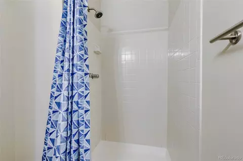 Bath - 17335 E Rice Cir #B, Aurora, CO 80015 photo 2 of 5