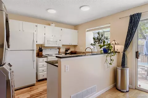 Kitchen - 17335 E Rice Cir #B, Aurora, CO 80015 photo 1 of 2