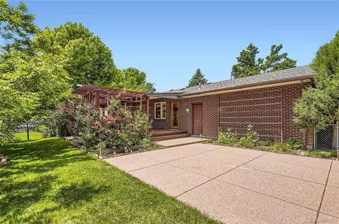 Exterior - 8292 E Lehigh Dr, Denver, CO 80237 photo 4 of 7