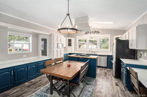 17462 E 18th Pl, Aurora, CO 80011 photo 2