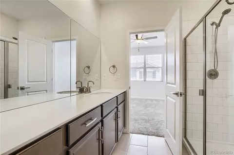 Bath - 27662 E 1st Ave, Aurora, CO 80018 photo 4 of 6